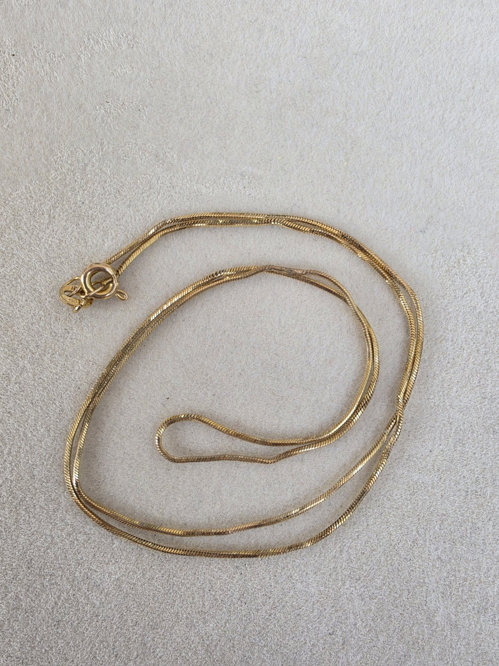 18": 14K Solid Gold Italian Snake Chain Necklace • 2.74g